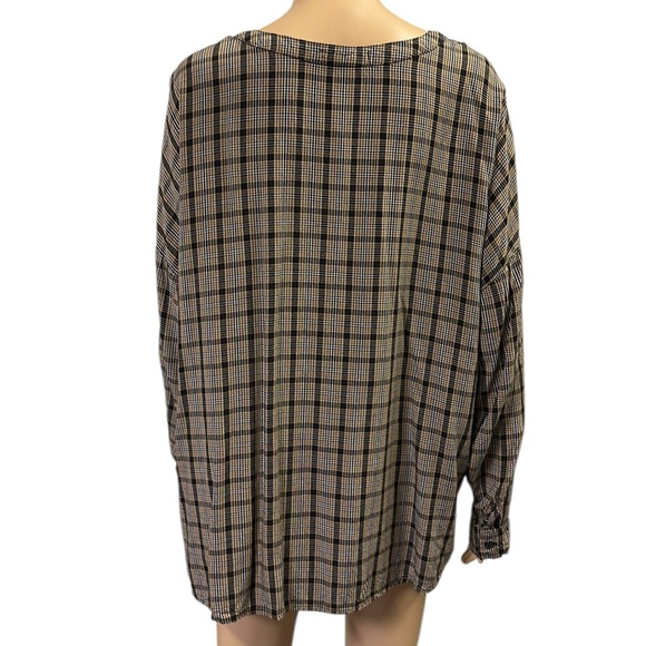 Peace and Pearls Long Sleeve Quarter Button Up Viscose Collarless Blouse Plus 1X - Picture 3 of 11